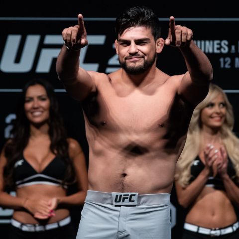 Kelvin Gastelum poses a picture after an impressive UFC win.